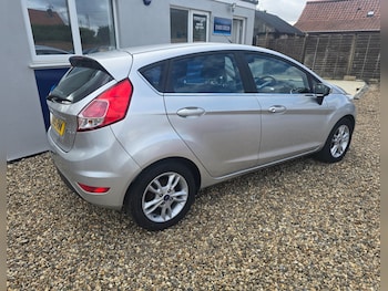 Used Ford Fiesta 2015 for sale - 79582211: Photo