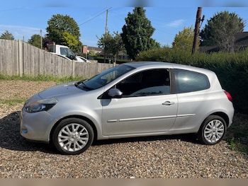Used Renault Clio 2010 for sale - 75569494: Photo