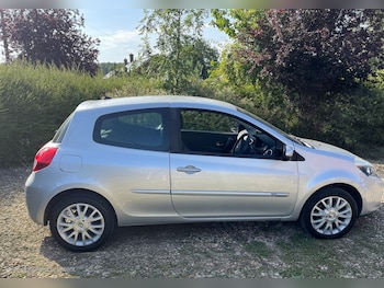 Used Renault Clio 2010 for sale - 75569494: Photo