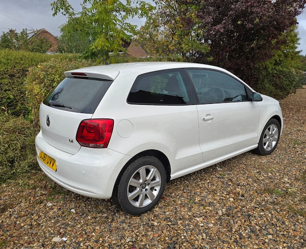 Used Volkswagen Polo 2011 for sale - 76272781: Photo 4