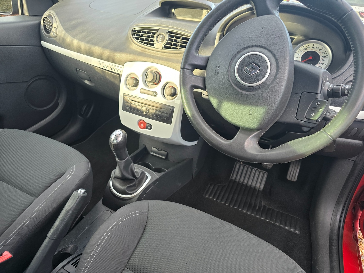 Used Renault Clio 2010 for sale - 77579766: Photo 9