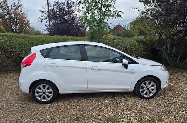 Used Ford Fiesta 2011 for sale - 76242641: Photo 3
