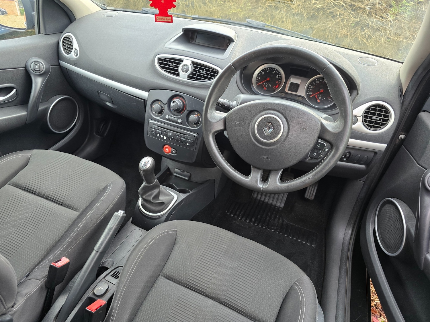 Used Renault Clio 2009 for sale - 76497646: Photo 11