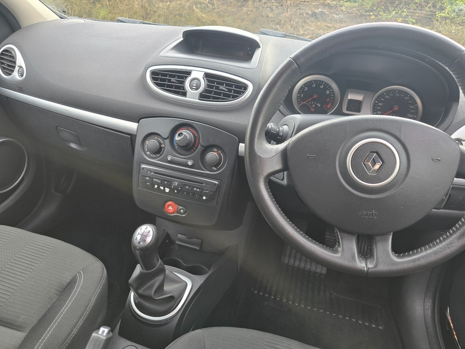 Used Renault Clio 2009 for sale - 76497646: Photo 12