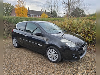 Used Renault Clio 2009 for sale - 76497646: Photo