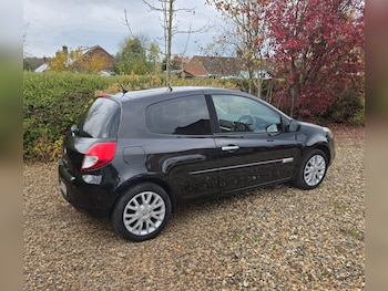 Used Renault Clio 2009 for sale - 76497646: Photo