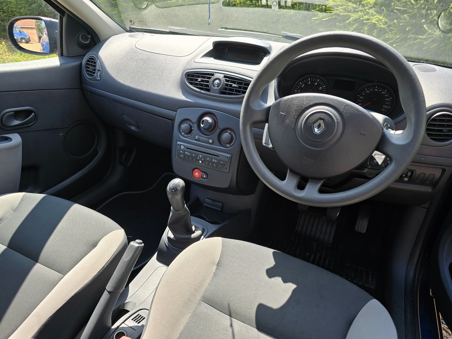 Used Renault Clio 2009 for sale - 75407863: Photo 10