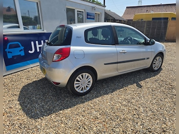 Used Renault Clio 2010 for sale - 79228983: Photo