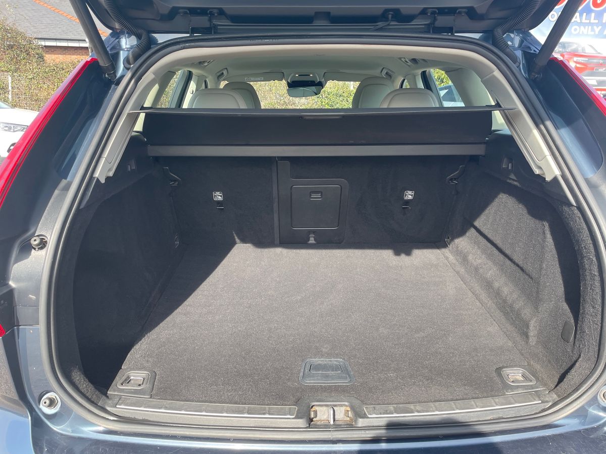 Used Volvo XC60 2018 for sale - 77995072: Photo 12