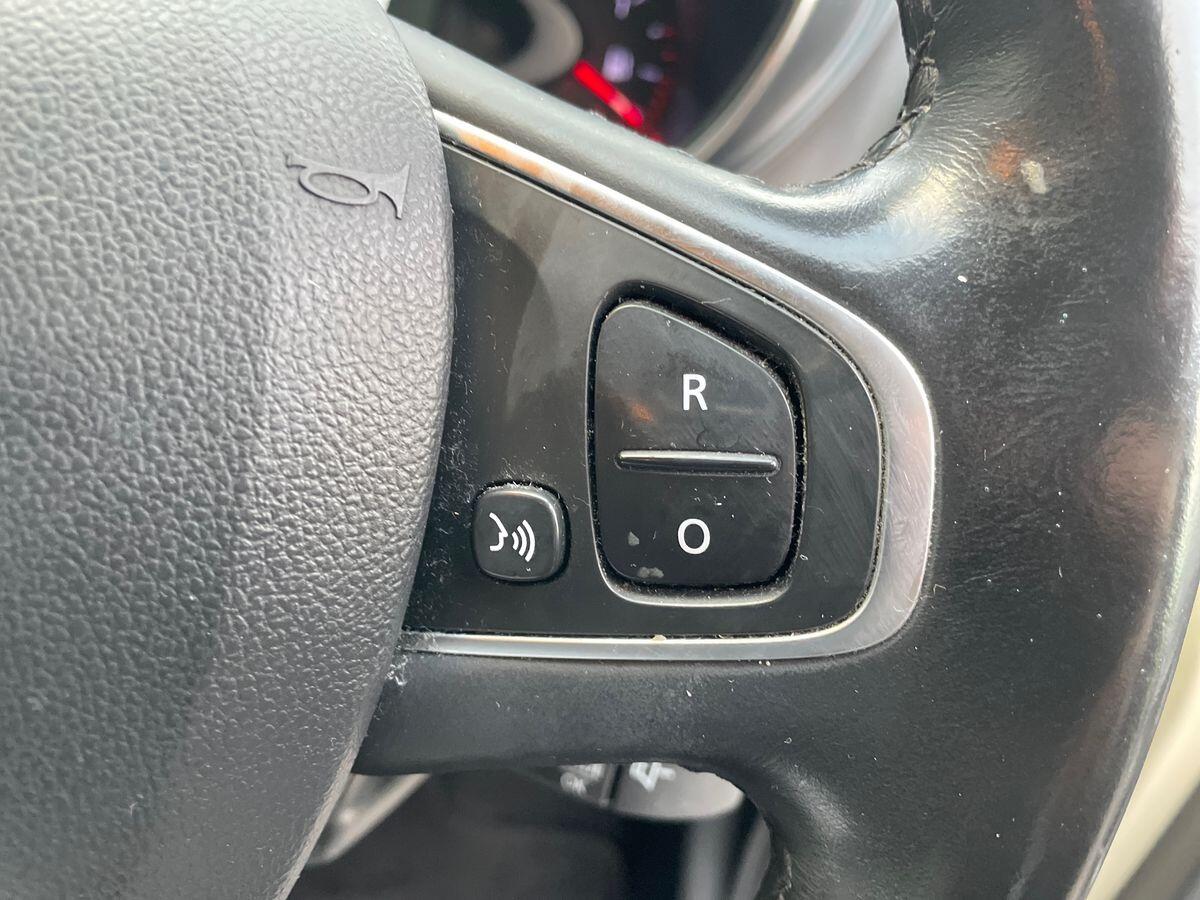 Used Renault Captur 2016 for sale - 76899070: Photo 17