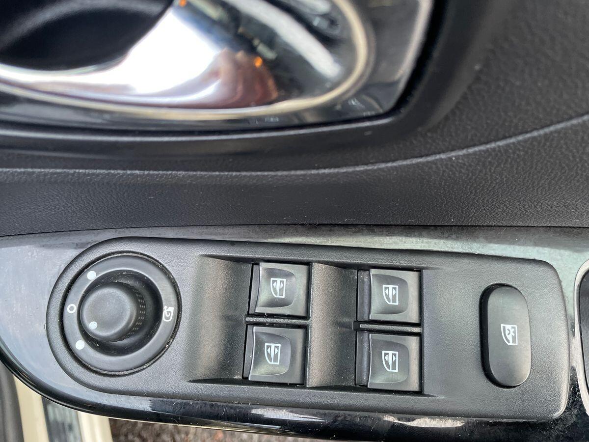 Used Renault Captur 2016 for sale - 76899070: Photo 20