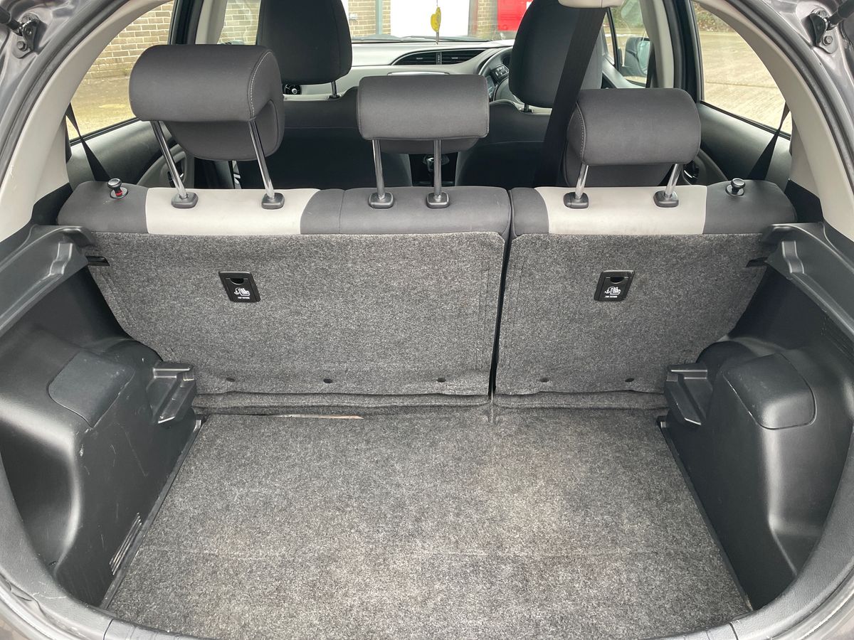 Used Toyota Yaris 2018 for sale - 77685796: Photo 12