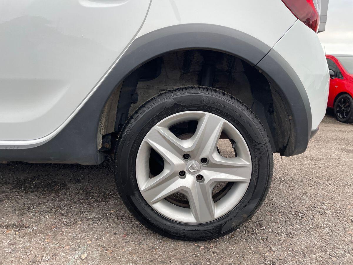 Used Dacia Sandero Stepway 2016 for sale - 76731083: Photo 9