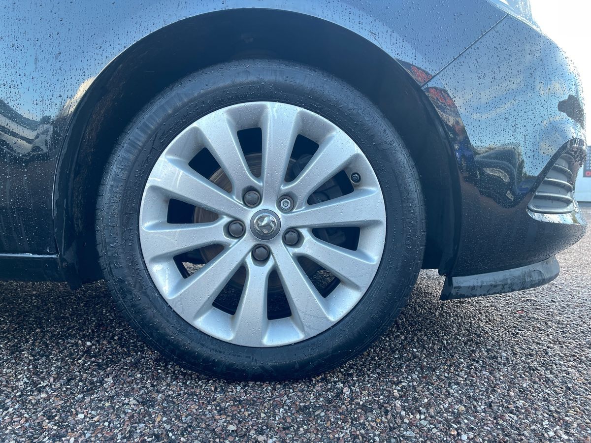 Used Vauxhall Zafira 2017 for sale - 77232117: Photo 9