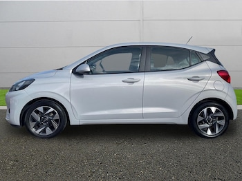 Used Hyundai i10 2024 for sale - 77576341: Photo