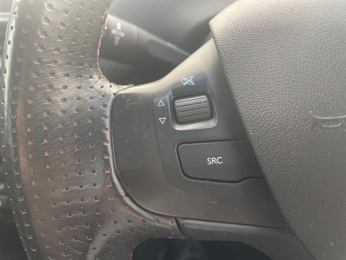 Used Peugeot 208 2017 for sale - 77927375: Photo 16