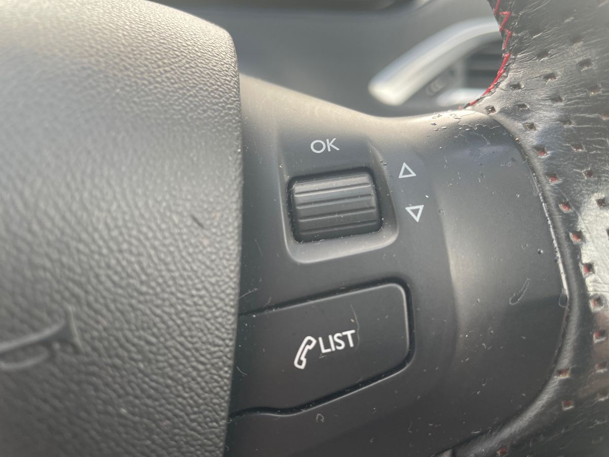 Used Peugeot 208 2017 for sale - 77927375: Photo 17