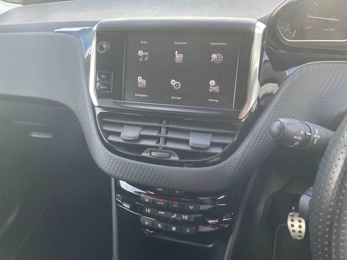 Used Peugeot 208 2017 for sale - 77927375: Photo 18