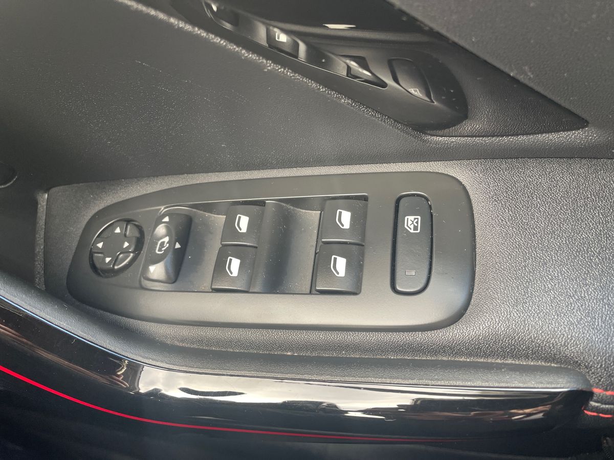 Used Peugeot 208 2017 for sale - 77927375: Photo 20