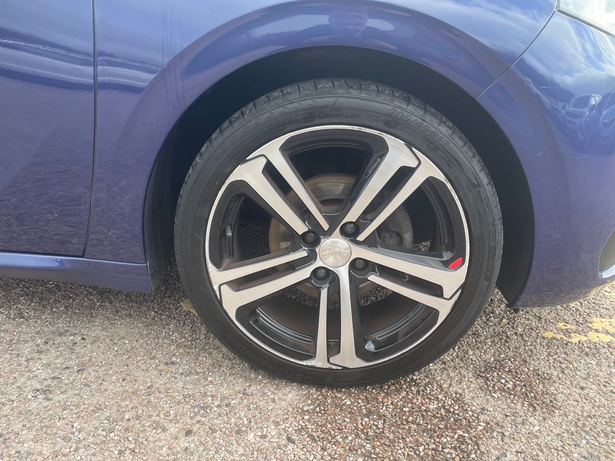 Used Peugeot 208 2017 for sale - 77927375: Photo 9