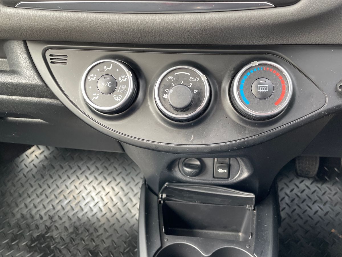 Used Toyota Yaris 2019 for sale - 77634697: Photo 18