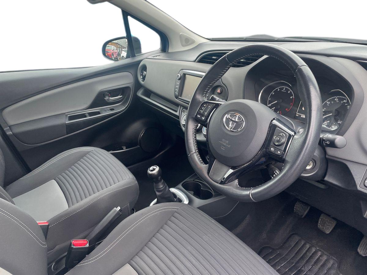 Used Toyota Yaris 2018 for sale - 77205655: Photo 15