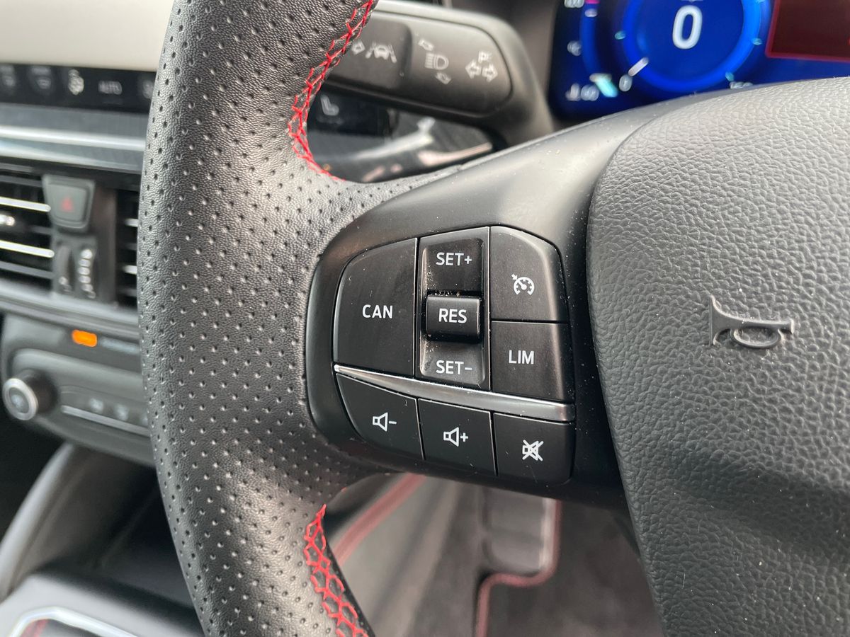 Used Ford Focus 2023 for sale - 77002627: Photo 16