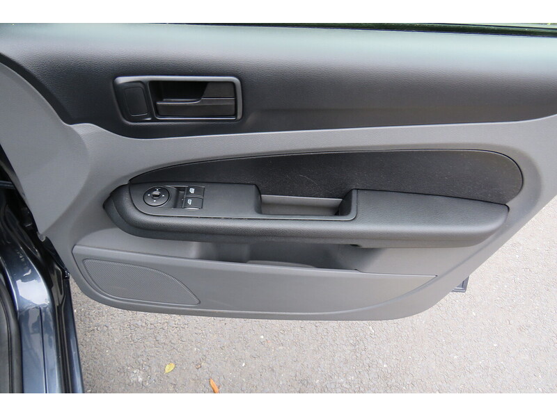 Used Ford Focus 2009 for sale - 74265517: Photo 24