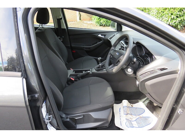 Used Ford Focus 2015 for sale - 74449713: Photo 9