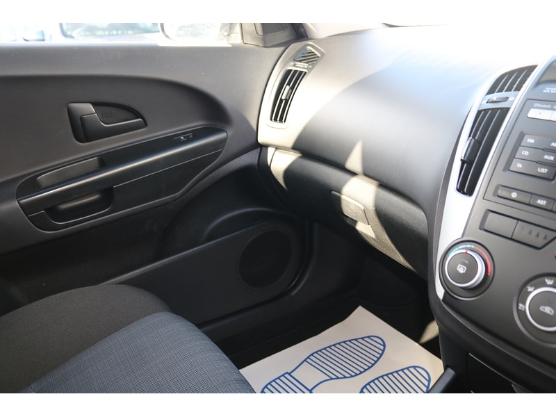 Used Kia Ceed 2018 for sale - 76323765: Photo 33