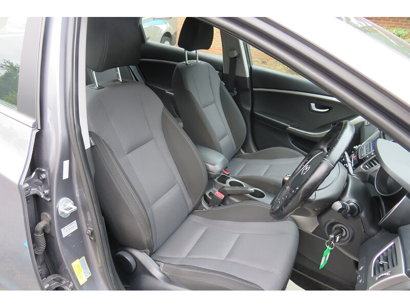 Used Hyundai i30 2015 for sale - 75168824: Photo 11