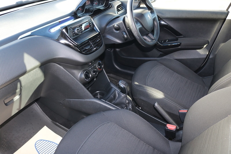 Used Peugeot 208 2015 for sale - 76836666: Photo 16