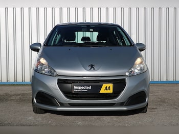 Used Peugeot 208 2015 for sale - 76836666: Photo