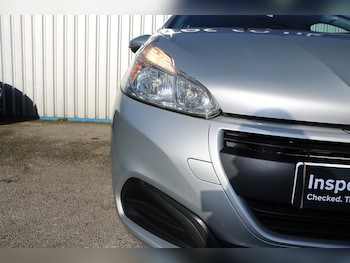 Used Peugeot 208 2015 for sale - 76836666: Photo