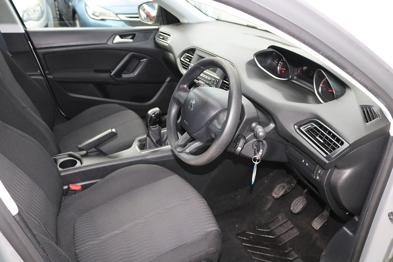 Used Peugeot 308 2015 for sale - 76836669: Photo 12