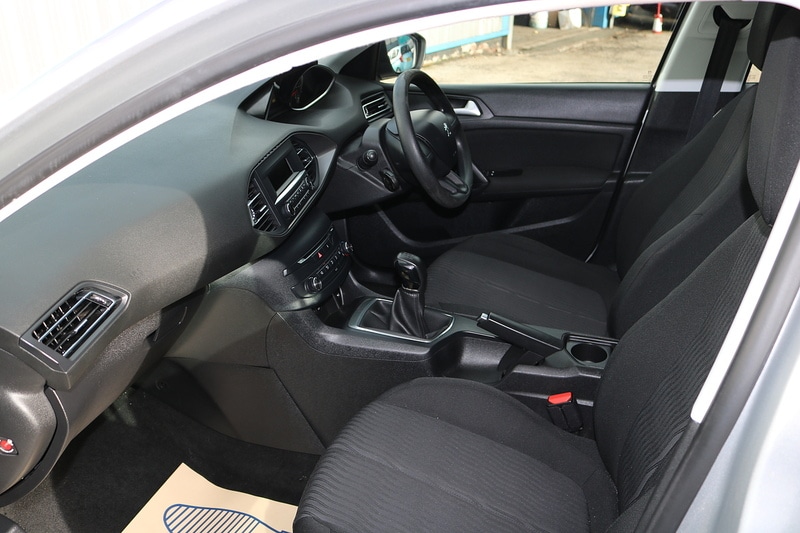 Used Peugeot 308 2015 for sale - 76836669: Photo 16