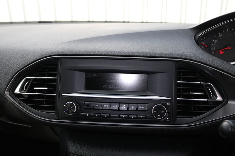 Used Peugeot 308 2015 for sale - 76836669: Photo 25