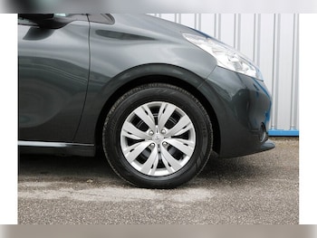 Used Peugeot 208 2016 for sale - 77452582: Photo