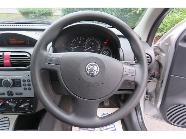 Used Vauxhall Corsa 2005 for sale - 74449678: Photo 19