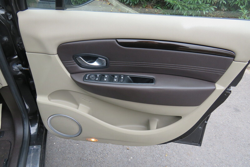 Used Renault Scenic 2010 for sale - 77337612: Photo 24