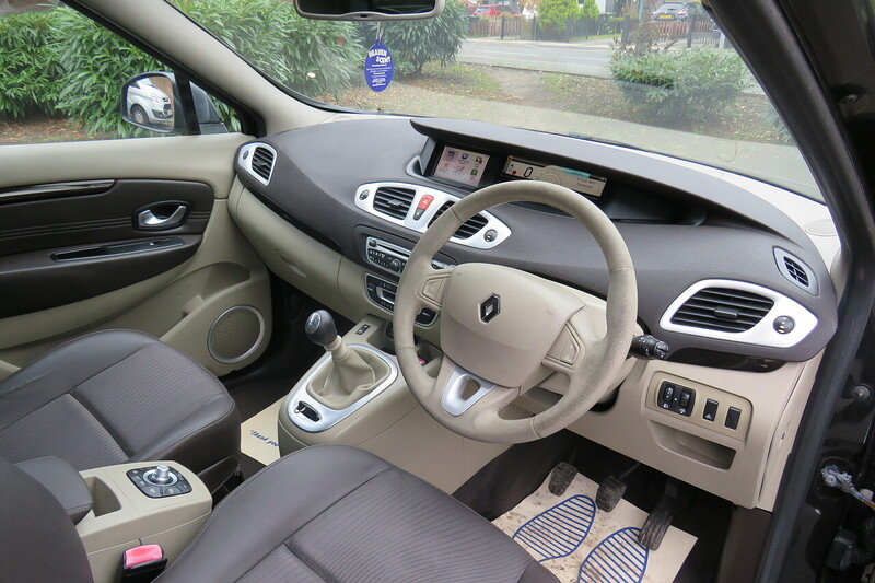 Used Renault Scenic 2010 for sale - 77337612: Photo 9