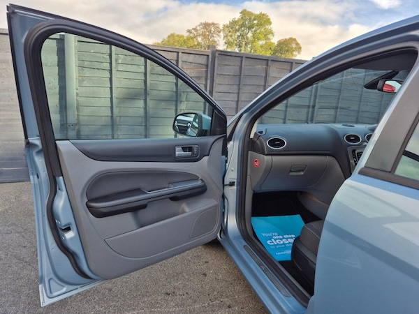Used Ford Focus 2009 for sale - 76216798: Photo 24