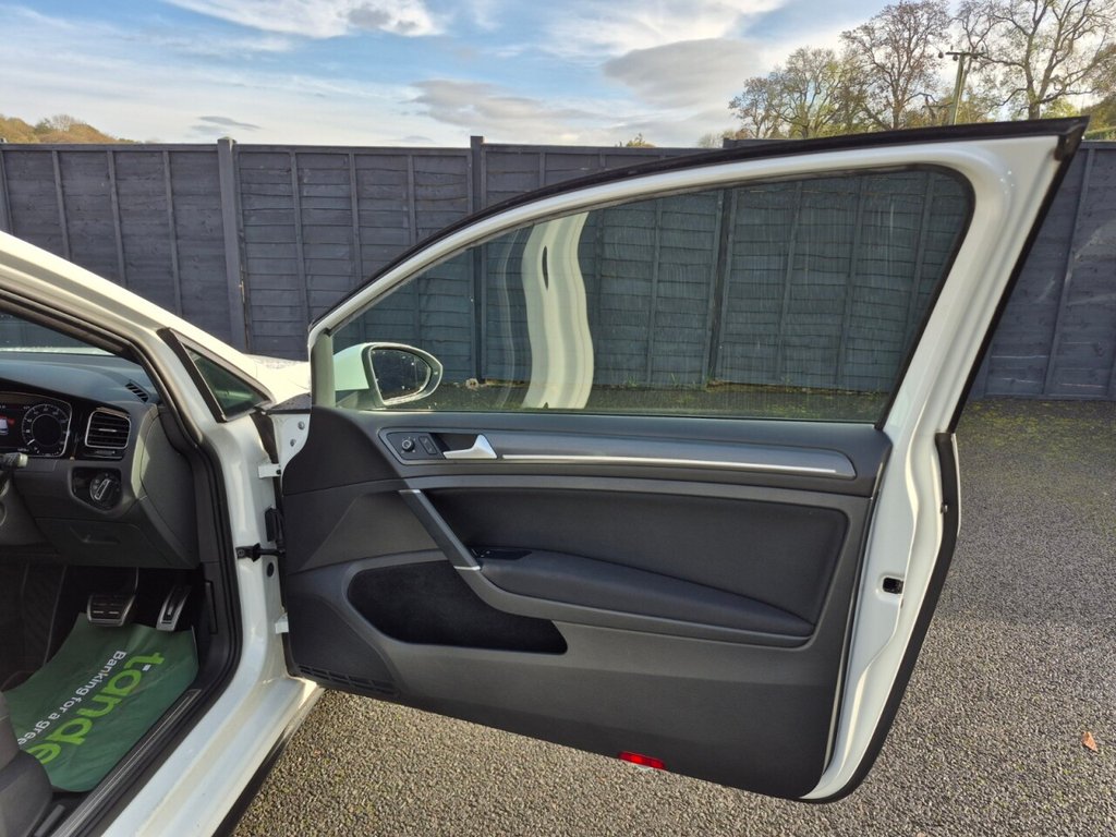 Used Volkswagen Golf 2019 for sale - 76604520: Photo 32