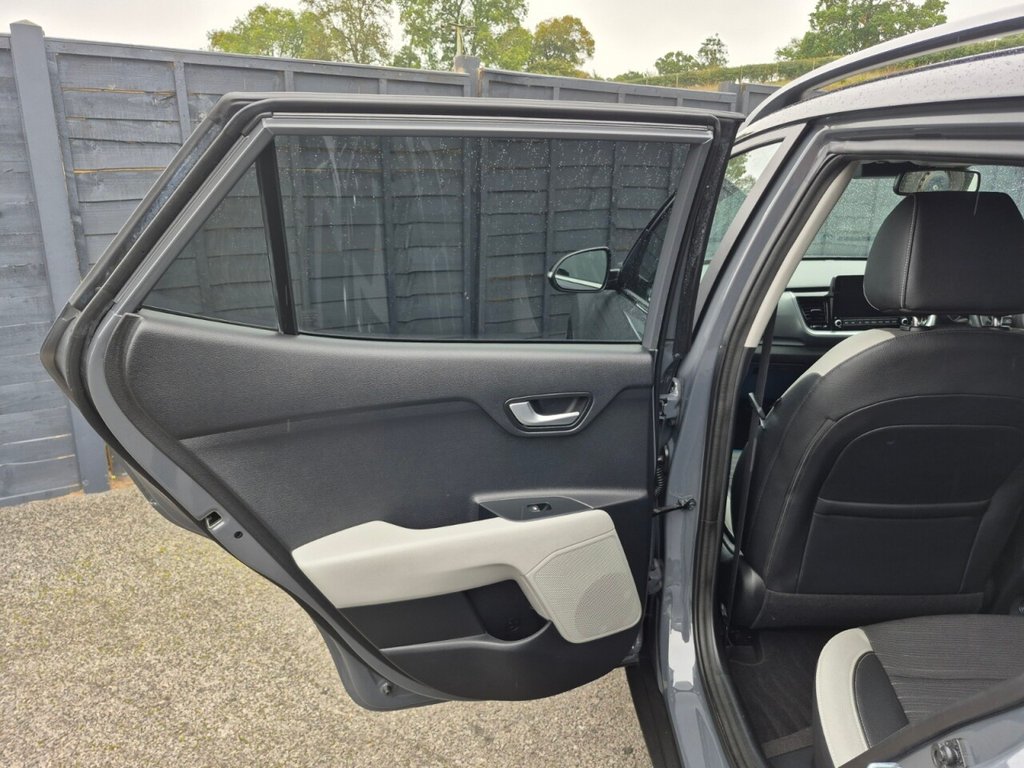 Used Kia Stonic 2020 for sale - 76105829: Photo 18