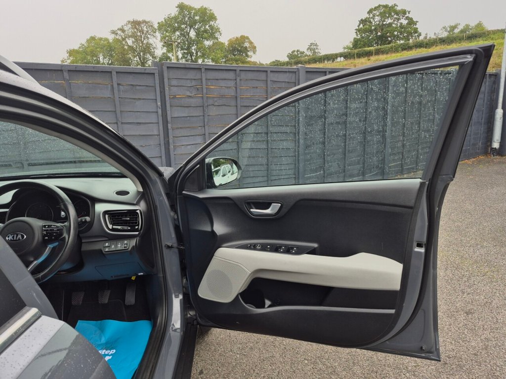 Used Kia Stonic 2020 for sale - 76105829: Photo 34
