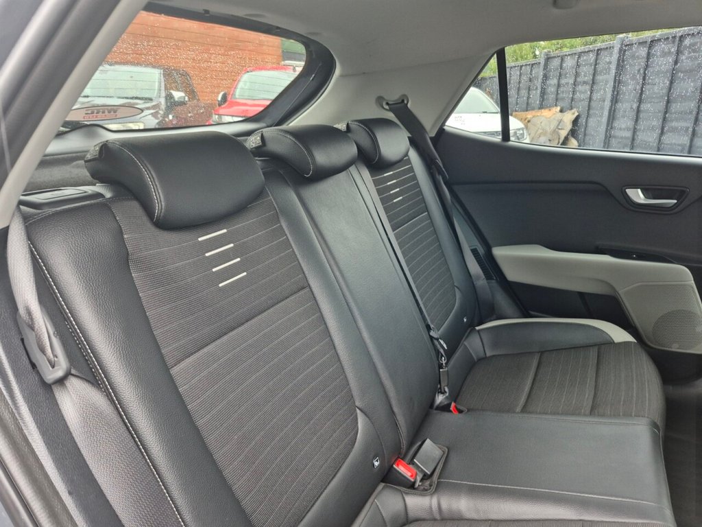Used Kia Stonic 2020 for sale - 76105829: Photo 36