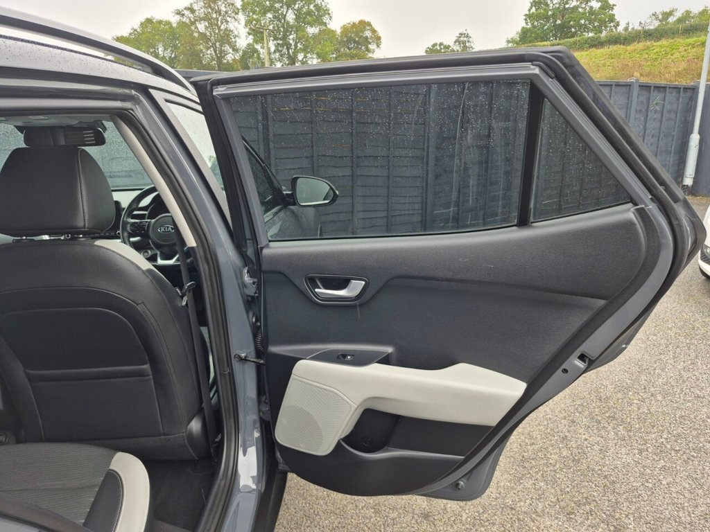 Used Kia Stonic 2020 for sale - 76105829: Photo 38