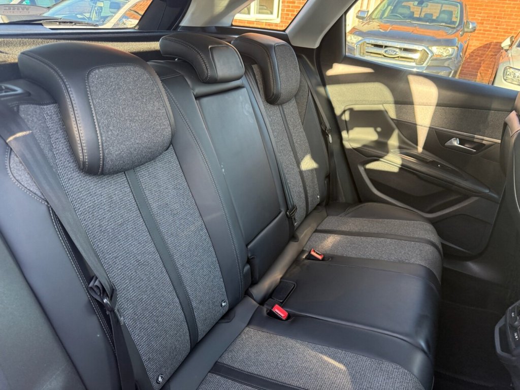 Used Peugeot 3008 2017 for sale - 76631730: Photo 32