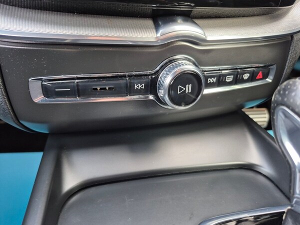 Used Volvo XC60 2017 for sale - 76255952: Photo 25