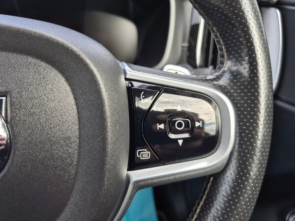 Used Volvo XC60 2017 for sale - 76255952: Photo 32